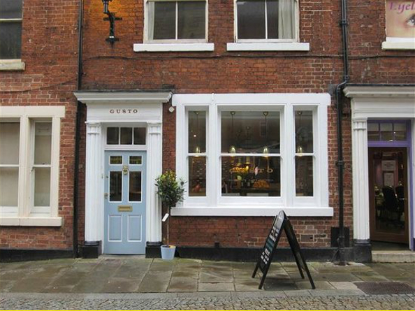 The exterior of VeroGusto.