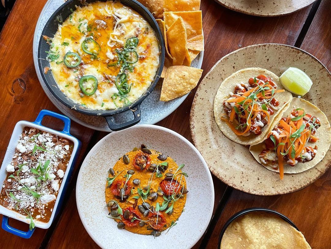 A table full of Mexican food at Pellizco.
