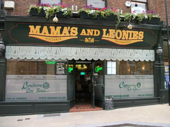 The exterior of the Italian restaurant Mama's & Leonies.