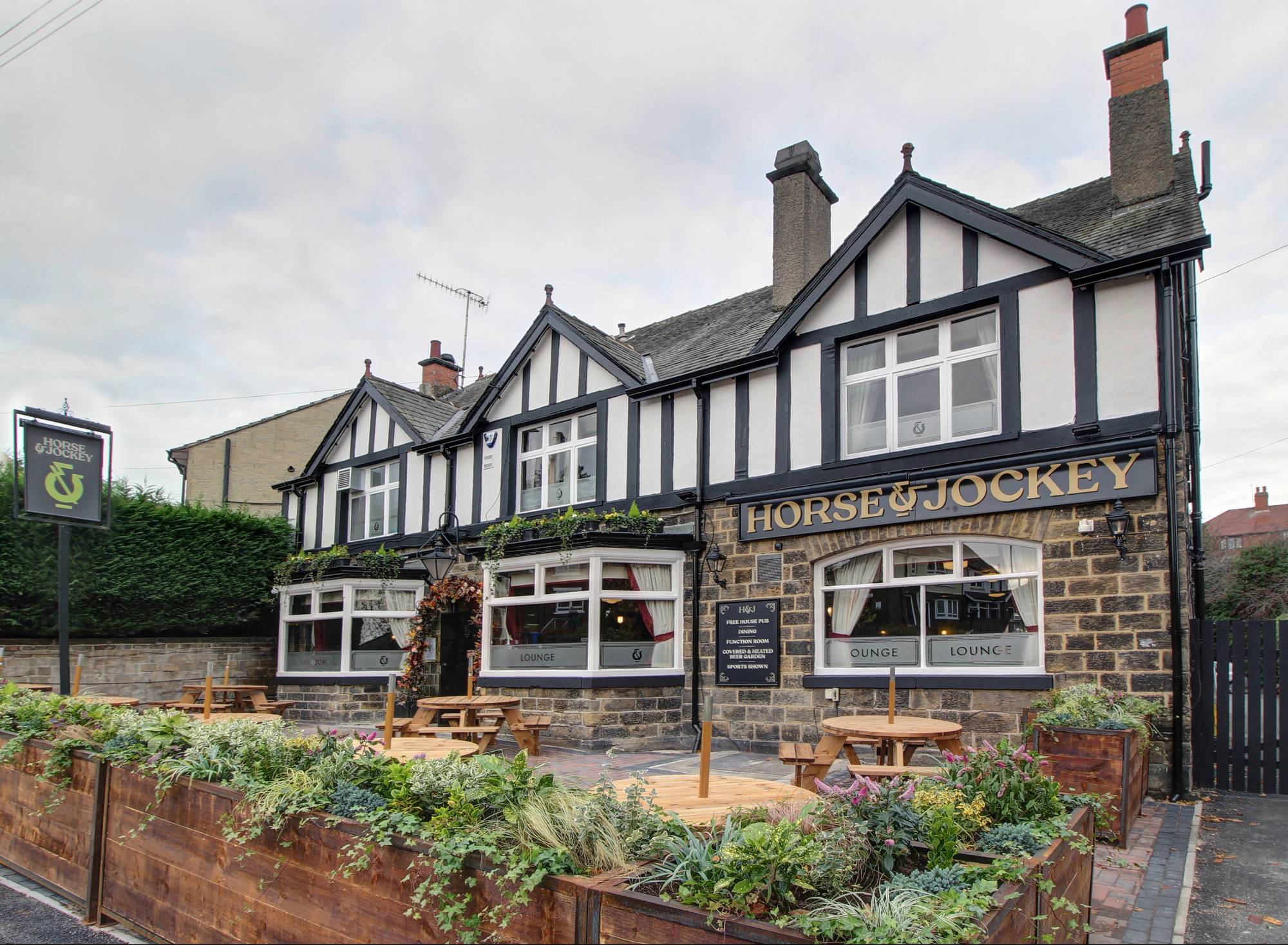 The exterior of the Horse & Jockey.