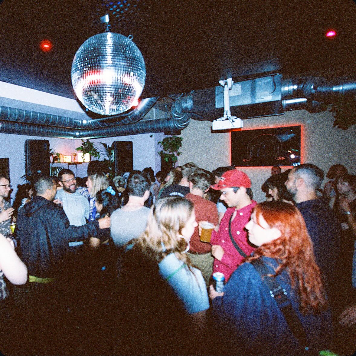 People dancing at Gut Level.