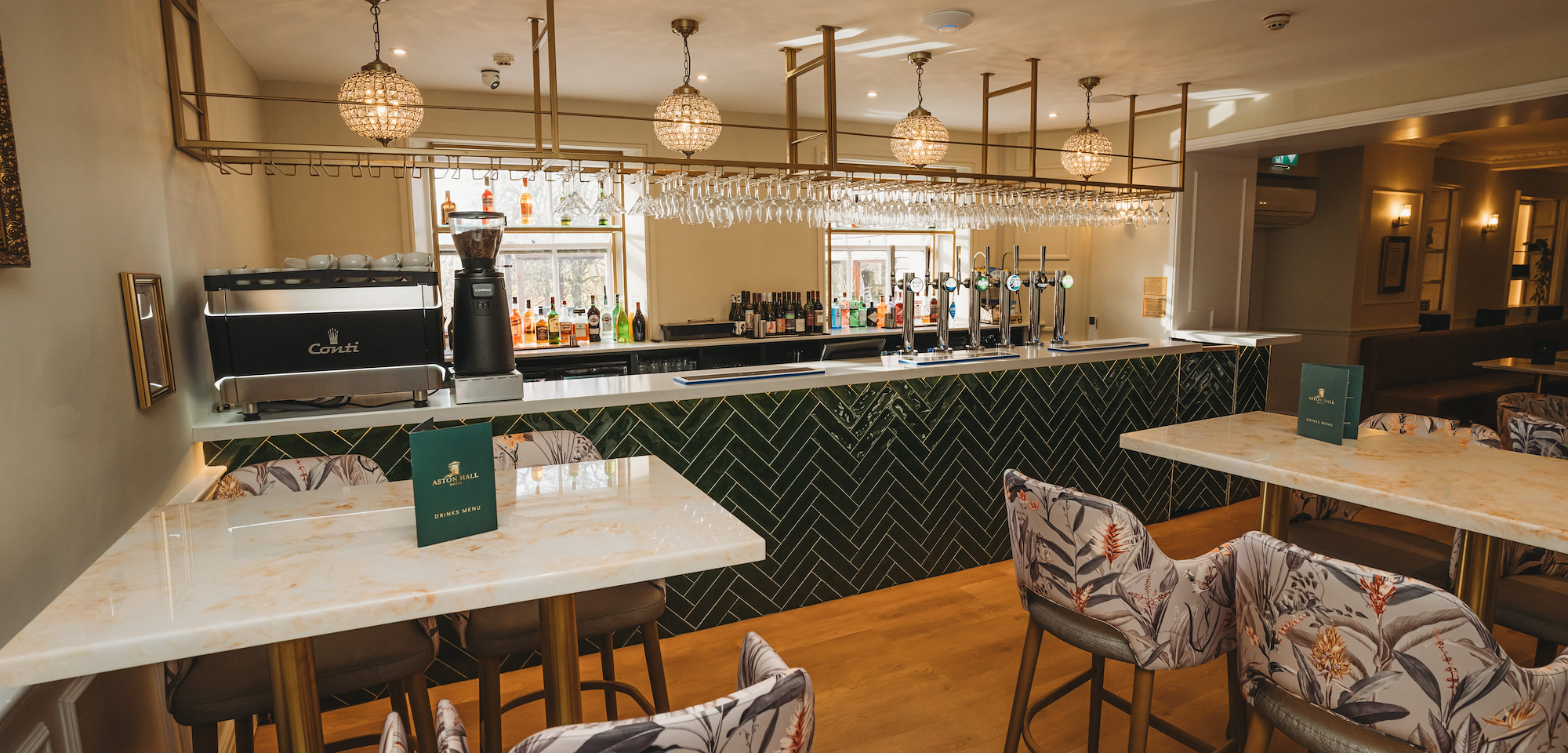 Byrons Lounge Bar