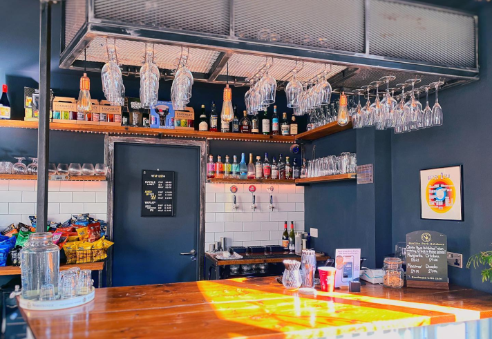 The bar at Hymn To Ninkasi.