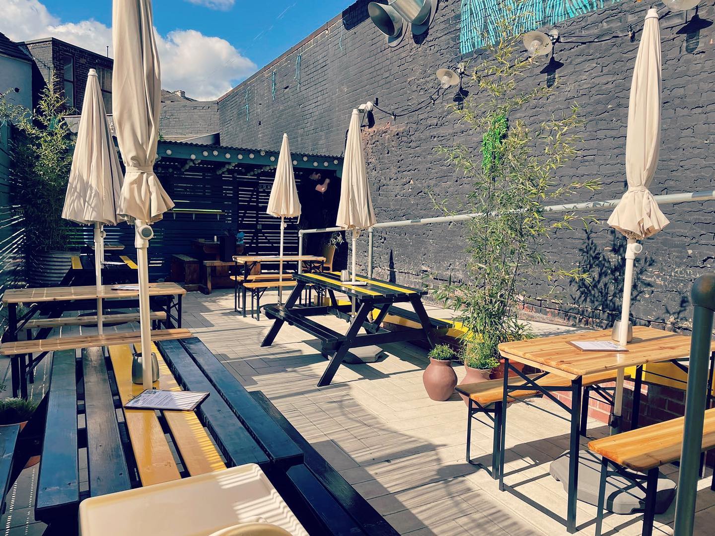 Outside seating at Piña.